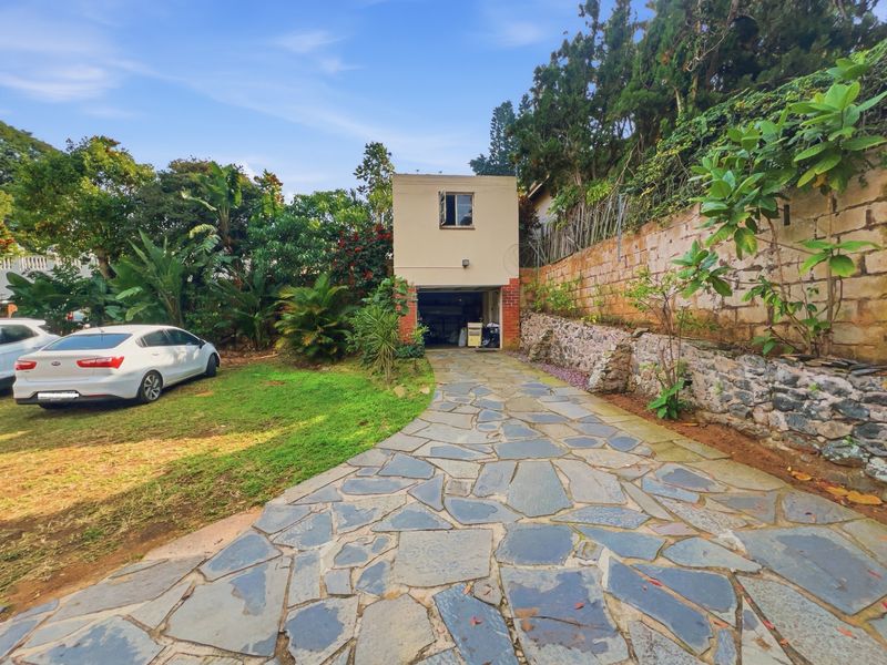 3-bedroom house with 2 flatlets for sale in Glenwood, Durban - Photo 4