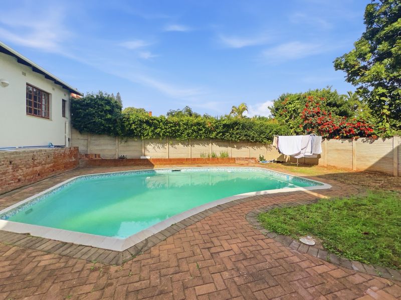3-bedroom house with 2 flatlets for sale in Glenwood, Durban - Photo 8