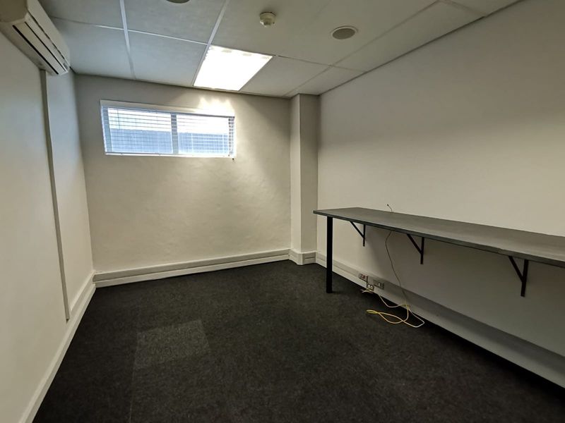 Office Space To Let in Paarl - Photo 10