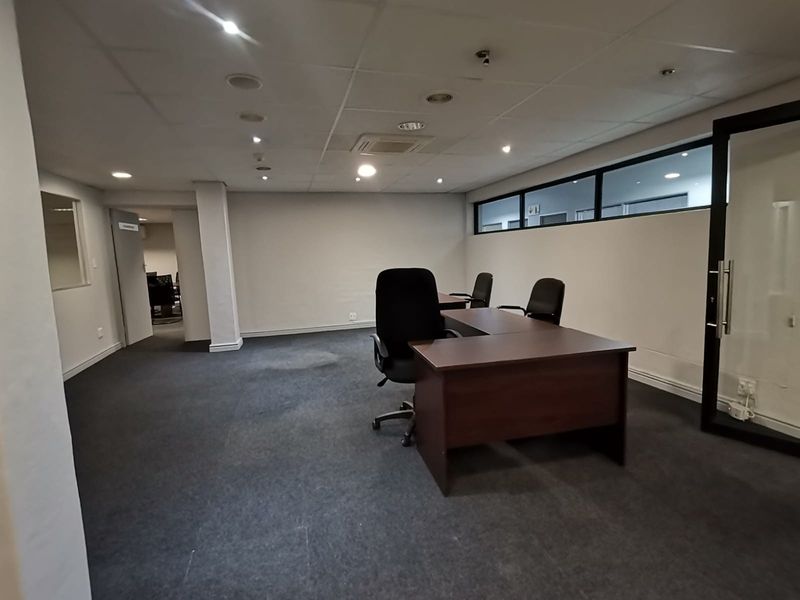 Office Space To Let in Paarl - Photo 4