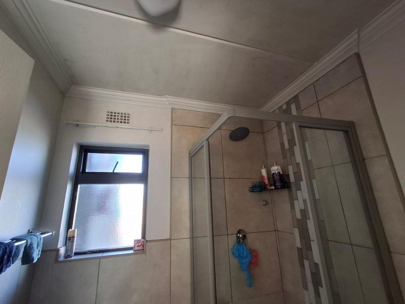 Modern 2 Bedroom, 2 Bathroom Apartment for Sale - Photo 10