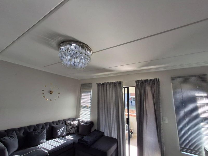 Modern 2 Bedroom, 2 Bathroom Apartment for Sale - Photo 6