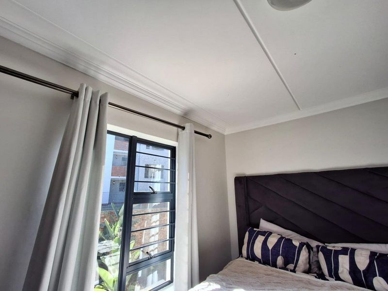 Modern 2 Bedroom, 2 Bathroom Apartment for Sale - Photo 5