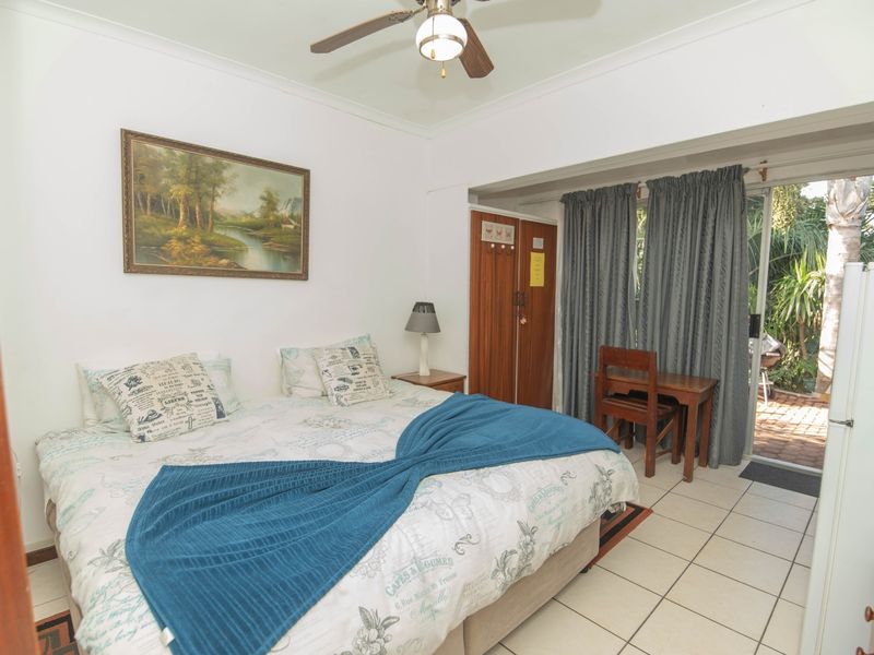 BLUEWATER BAY INCOME GENERATING GEM! 6 BEDROOMS | ESTABLISHED GUESTHOUSE | DUAL LIVING! - Photo 4