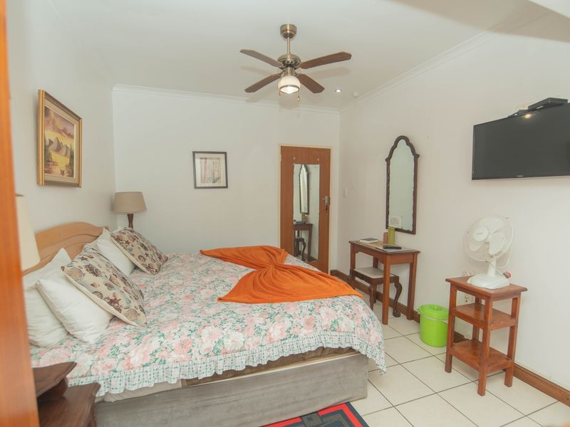 BLUEWATER BAY INCOME GENERATING GEM! 6 BEDROOMS | ESTABLISHED GUESTHOUSE | DUAL LIVING! - Photo 10