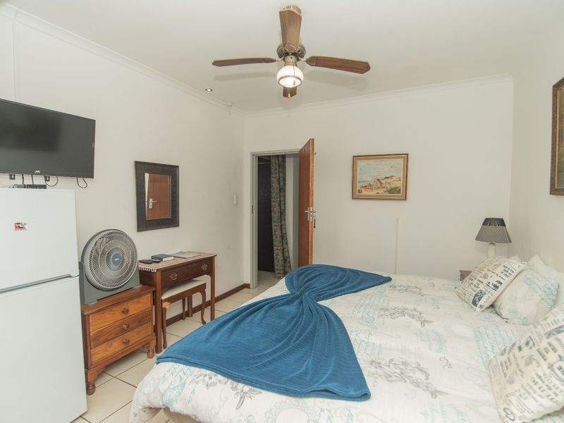 BLUEWATER BAY INCOME GENERATING GEM! 6 BEDROOMS | ESTABLISHED GUESTHOUSE | DUAL LIVING! - Photo 6