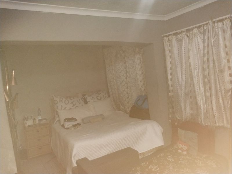 1 Room To Rent in Diepkloof, Soweto - Photo 2