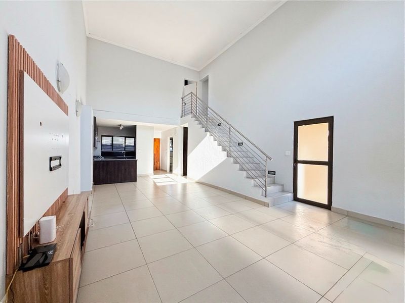 Contemporary Family Living with Exceptional Indoor-Outdoor Appeal - Photo 8