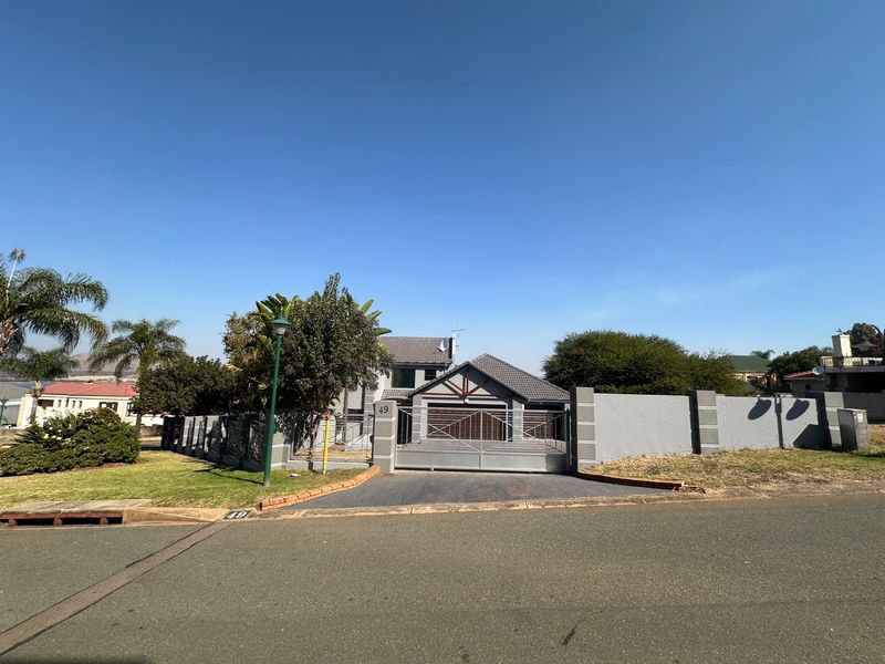 House For Sale in Kosmos Ridge, Hartbeespoort, North West - Photo 2