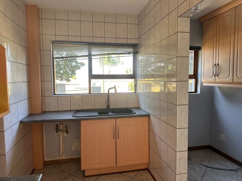 House For Sale in Kosmos Ridge, Hartbeespoort, North West - Photo 6