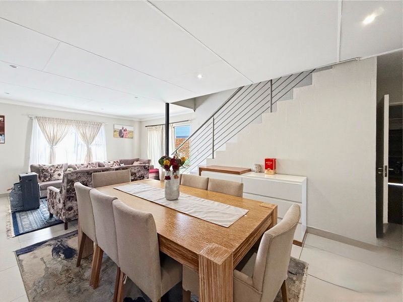 Elegant Estate Living with Versatile Family Spaces - Photo 2