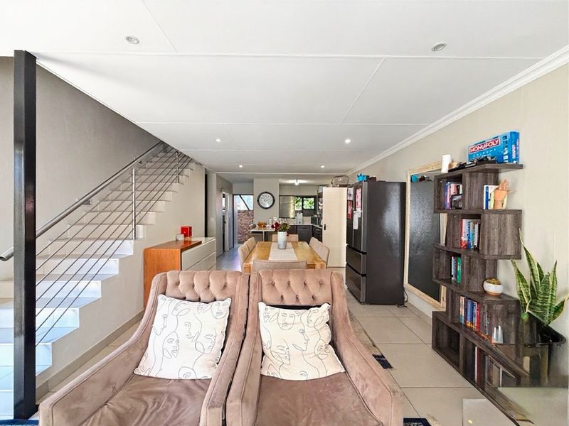 Elegant Estate Living with Versatile Family Spaces - Photo 5