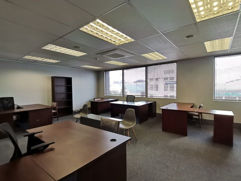 75m2 Office Space to Let in Paarl - Photo 3