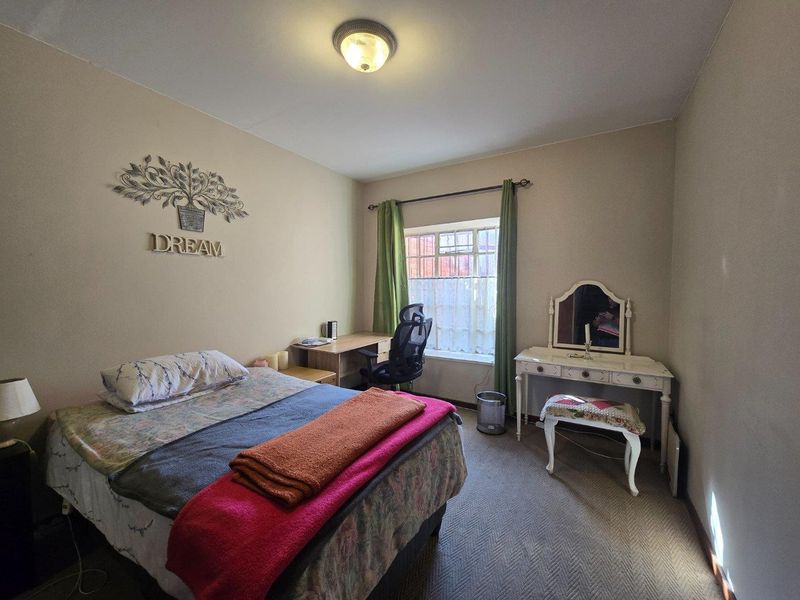 Townhouse For Sale in Garsfontein, Pretoria - Photo 5