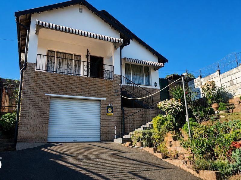 House For Sale in Raisethorpe Pietermaritzburg - Spacious Family Home with Stunning City - Photo 2