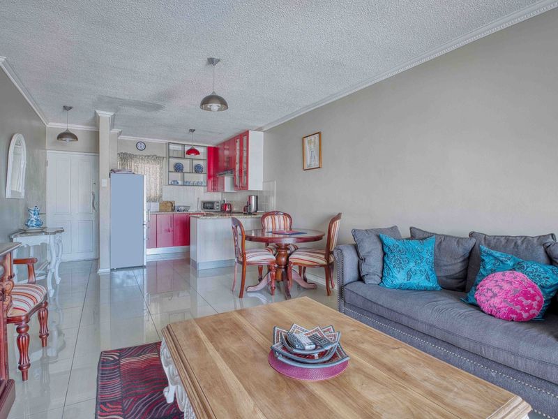 Beachfront Investment Opportunity | Airbnb-Friendly | Sea Views | Summerstrand - Photo 9