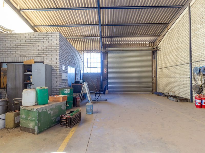 Industrial Facility with Interlink Yard and Workshops to Let in Markman | 2 697 sqm - Photo 8