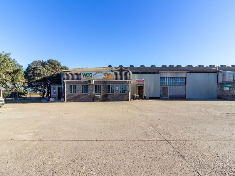 Industrial Facility with Interlink Yard and Workshops to Let in Markman | 2 697 sqm - Photo 2