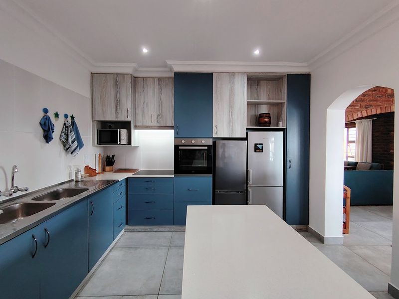 FULLY RENOVATED FURNISHED BEACHFRONT BLISS - Photo 3