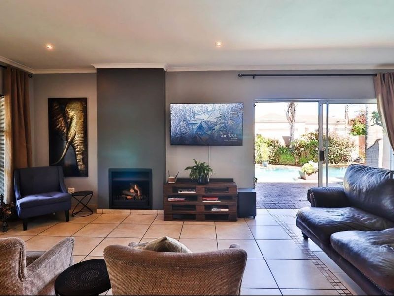3 Bedroom house in Parklands - Photo 10