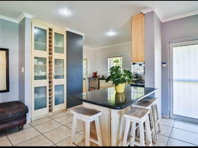 3 Bedroom house in Parklands - Photo 8