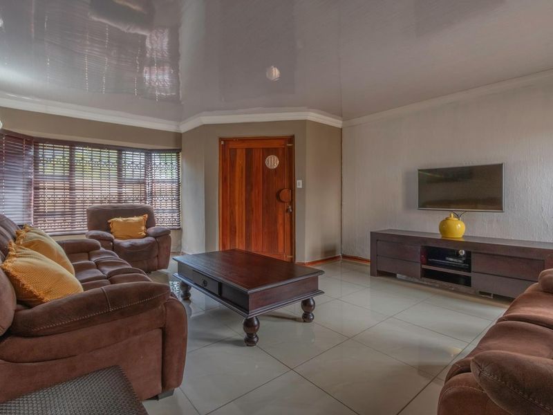 House For Sale in Crystal Park, Benoni - Photo 5