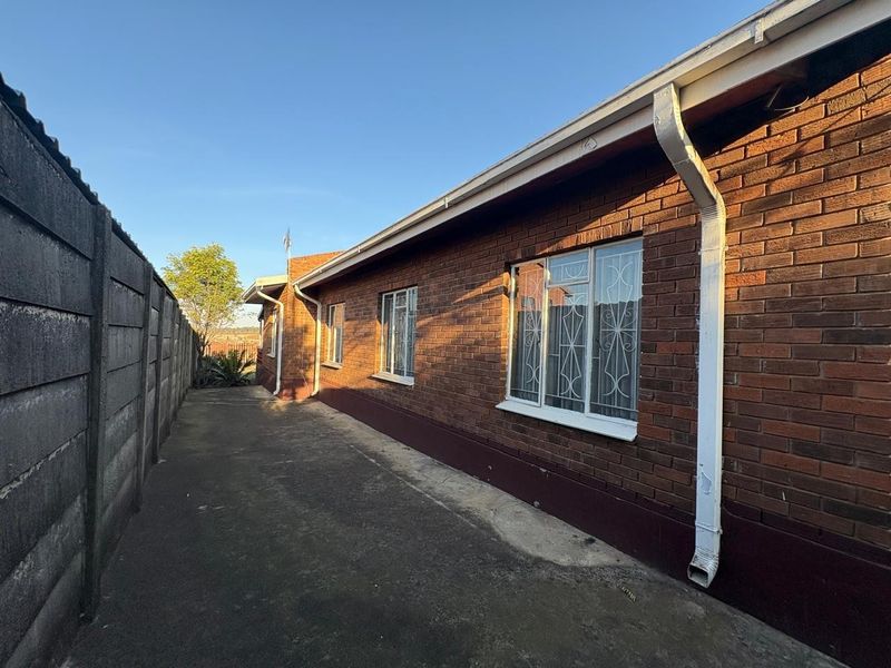 House For Sale in Lennoxton, Newcastle, KwaZulu Natal - Photo 6