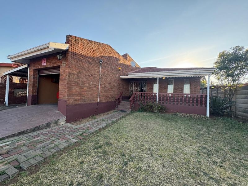 House For Sale in Lennoxton, Newcastle, KwaZulu Natal - Photo 5