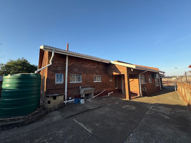 House For Sale in Lennoxton, Newcastle, KwaZulu Natal - Photo 4
