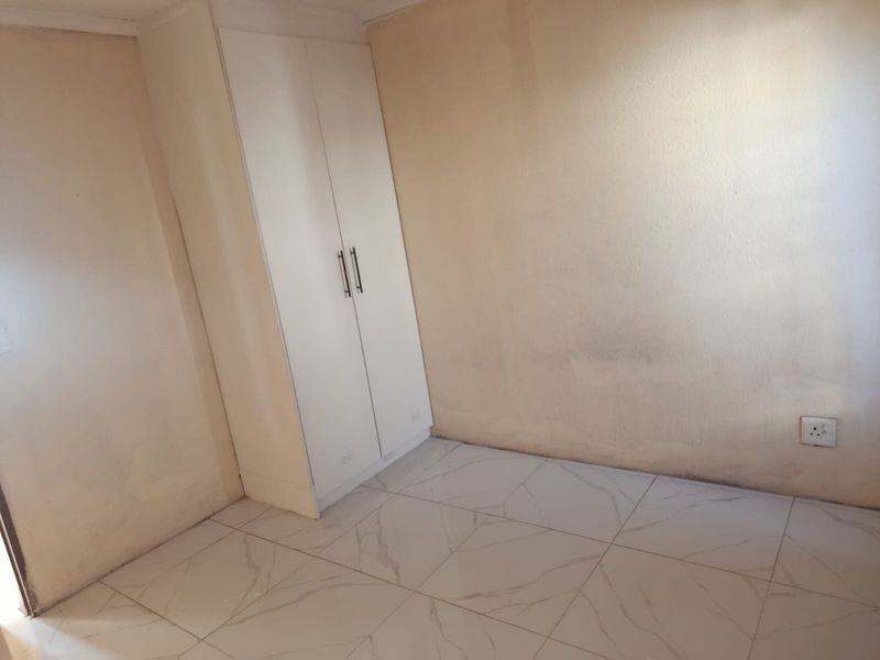 Spacious 3-Bedroom Family Home in a Quiet and Secure Location - Photo 4