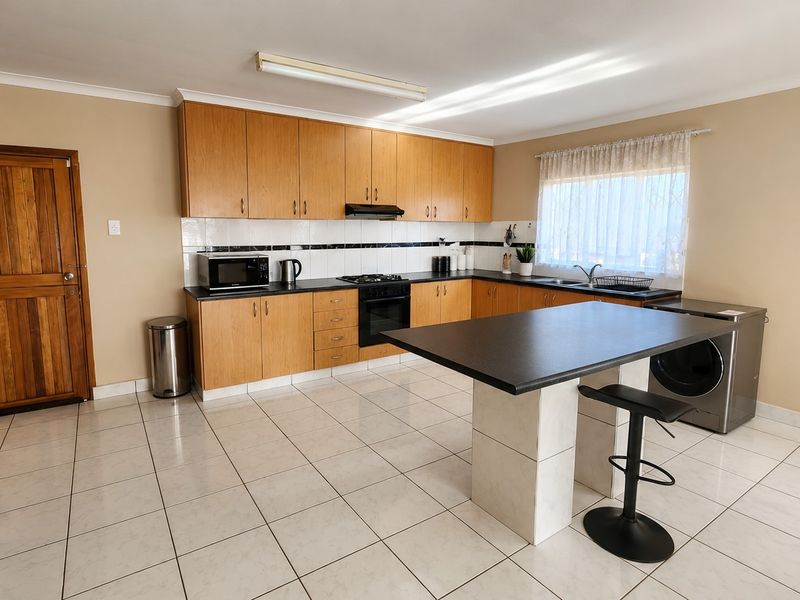 Secure 3 bed 3 bath Simplex for sale in Cleland - Pietermaritzburg - Photo 2