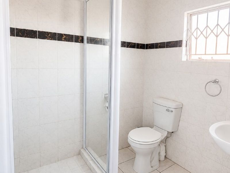 Secure 3 bed 3 bath Simplex for sale in Cleland - Pietermaritzburg - Photo 10