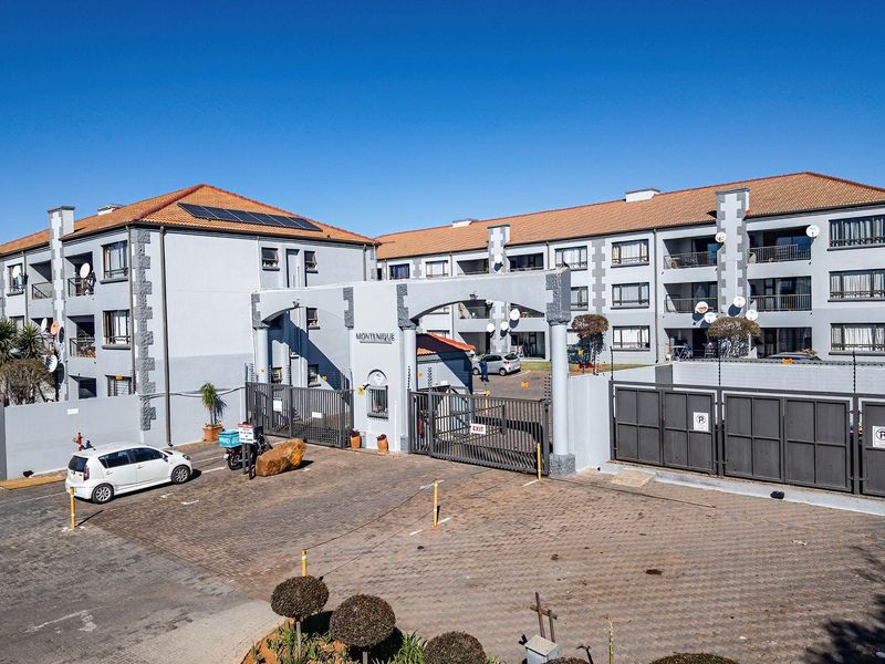 Apartment For Sale in Randburg - Photo 9