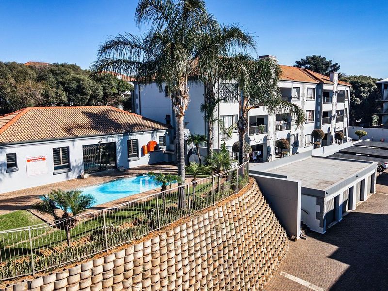 Apartment For Sale in Randburg - Photo 2
