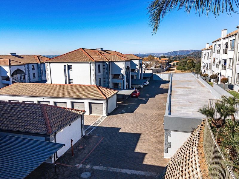 Apartment For Sale in Randburg - Photo 6