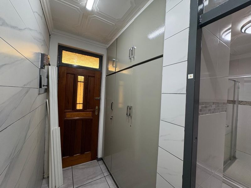 Apartment For Sale in Pioneer Park, Newcastle, KwaZulu Natal - Photo 2