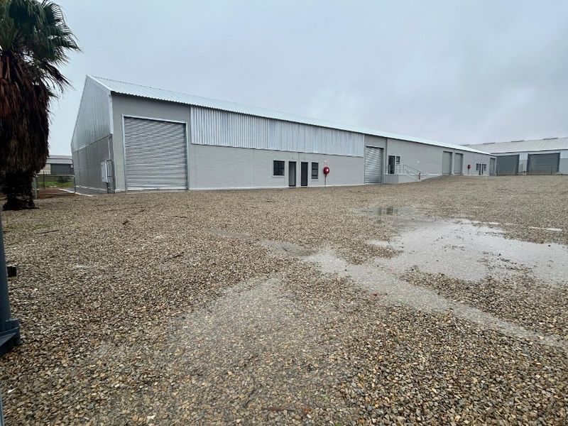 Versatile Commercial Space | Ideal for Retail, Wellness and Hospitality - Photo 3