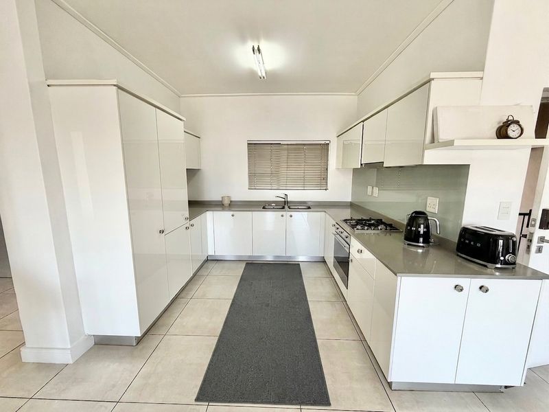 2 Bed - 2 Bath Classic Series Apartment For Sale in The Polofields, Waterfall, Midrand - Photo 8