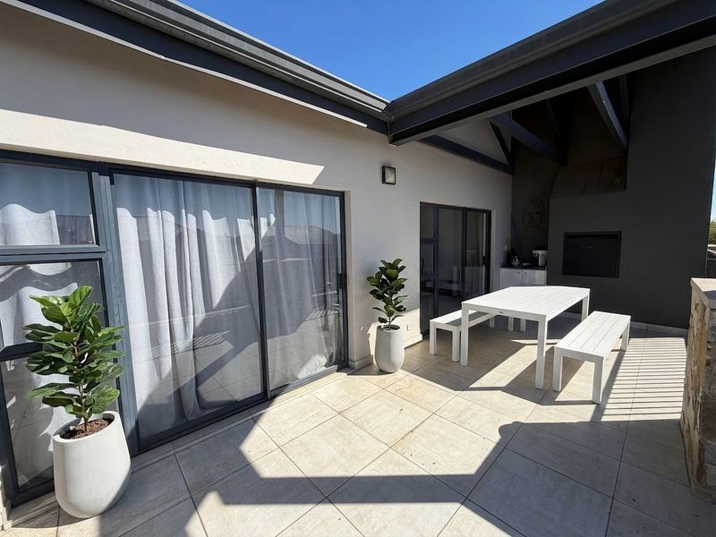 2 Bed - 2 Bath Classic Series Apartment For Sale in The Polofields, Waterfall, Midrand - Photo 7