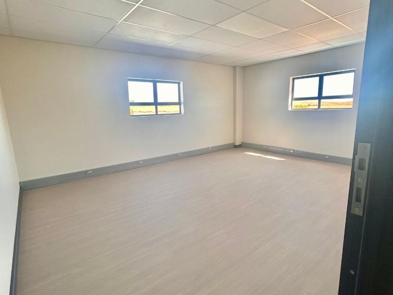 Brand-New Executive Office Suite | Prime Business Address in Malmesbury - Photo 4