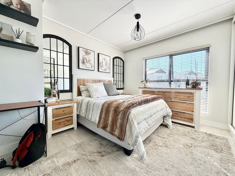 Immaculate Signature Series 3Bed - 2Bath - The Polofields Lifestyle - Photo 1