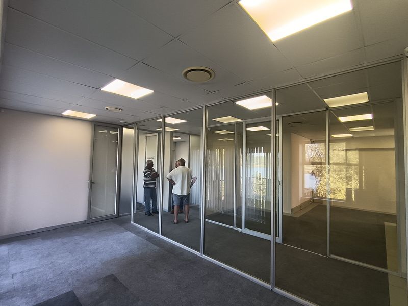 121 m2 Office To Let in Mount Edgecombe - Photo 9