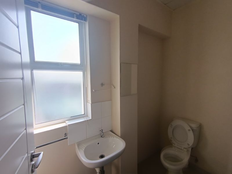 121 m2 Office To Let in Mount Edgecombe - Photo 6