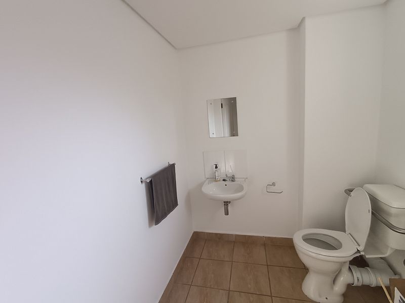 157 m2 Office To Let in Mount Edgecombe - Photo 7