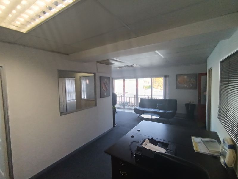 157 m2 Office To Let in Mount Edgecombe - Photo 6