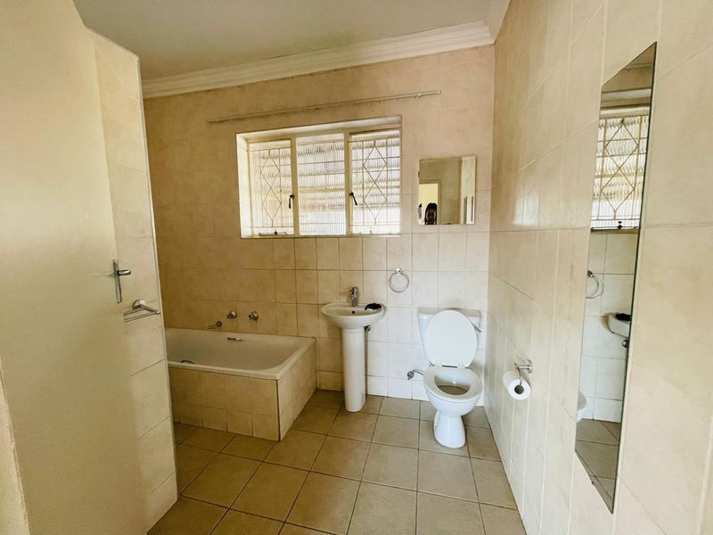 House To Rent in Delarey, Roodepoort - Photo 9