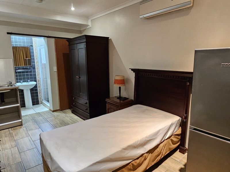 Room To Rent in Weavind Park, Pretoria - Photo 3