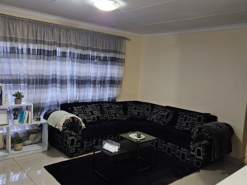 Modern 2-Bedroom Apartment to Rent in Secure Estate -R7500 - Photo 7