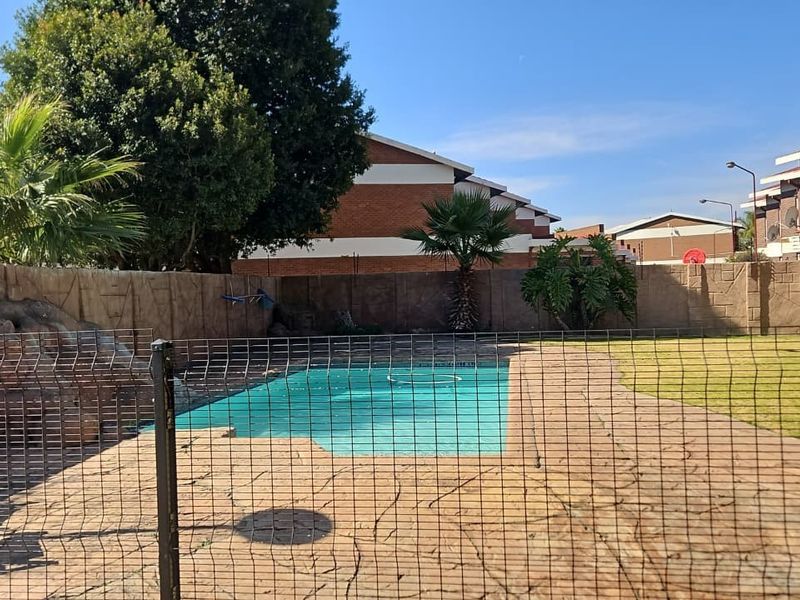 Modern 2-Bedroom Apartment to Rent in Secure Estate -R7500 - Photo 3