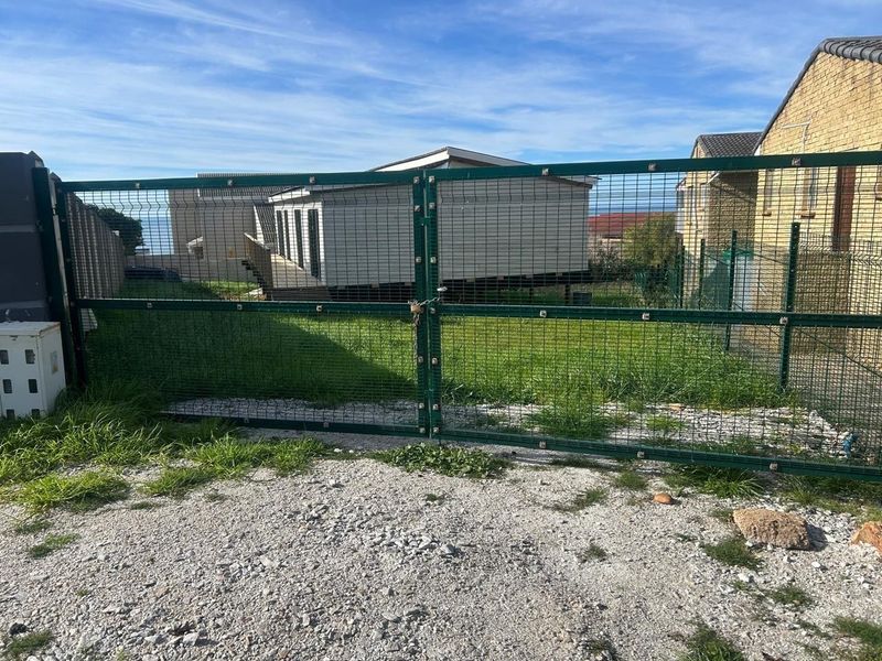 New Release | Vacant Stand with Partial Sea Views for Sale in Wavecrest, Jeffreys Bay - Photo 4